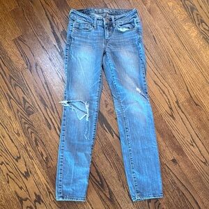 American Eagle Outfitters 4 Long Distressed Casual Ripped Blue Skinny Jeans